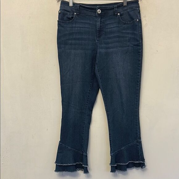 INC International Concepts double hem jeans Regular fit Size 8 EUC - Picture 1 of 11
